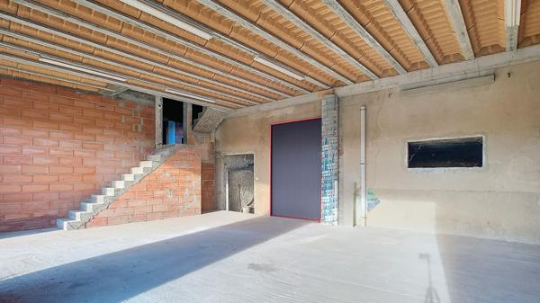 A vendre Local commercial 390 m2 à Clermont Dessous