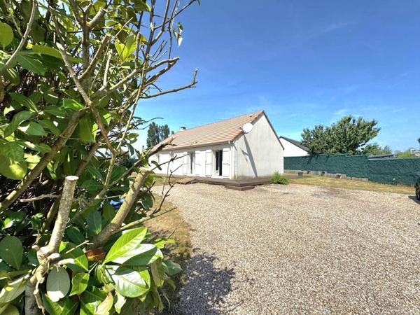 Maison individuelle de plain-pied 100 M2 - 4 chambres- 1035 m2 Terrain.