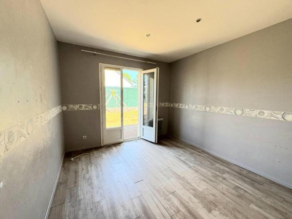 Maison individuelle de plain-pied 100 M2 - 4 chambres- 1035 m2 Terrain.