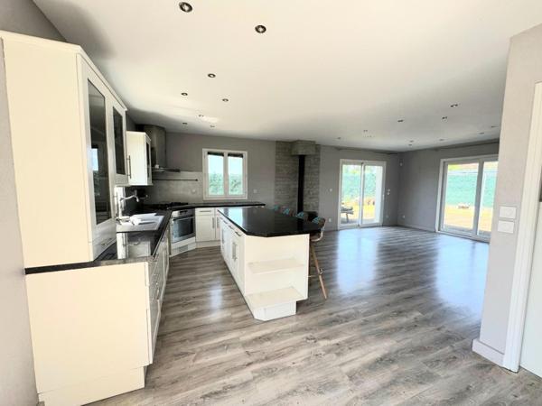 Maison individuelle de plain-pied 100 M2 - 4 chambres- 1035 m2 Terrain.