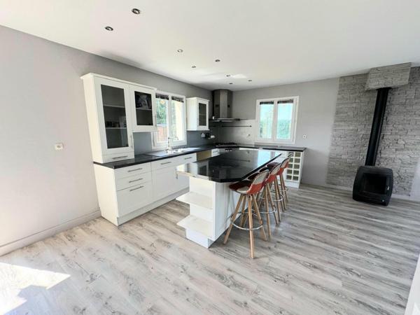 Maison individuelle de plain-pied 100 M2 - 4 chambres- 1035 m2 Terrain.