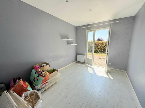 Maison individuelle de plain-pied 100 M2 - 4 chambres- 1035 m2 Terrain.