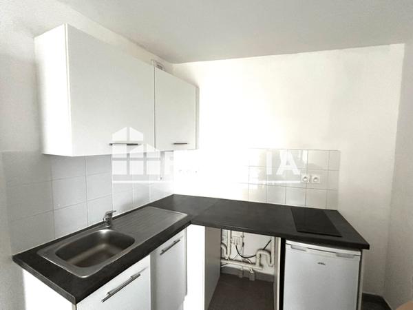 Location Appartement 2 pièces 39.93 m² - 3 AVENUE GENERAL CARMILLE La Seyne Sur Mer 83500