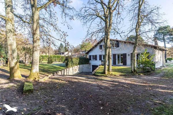 Maison à vendre |  Saint-Médard-en-Jalles |  6 pièces | 140 m²