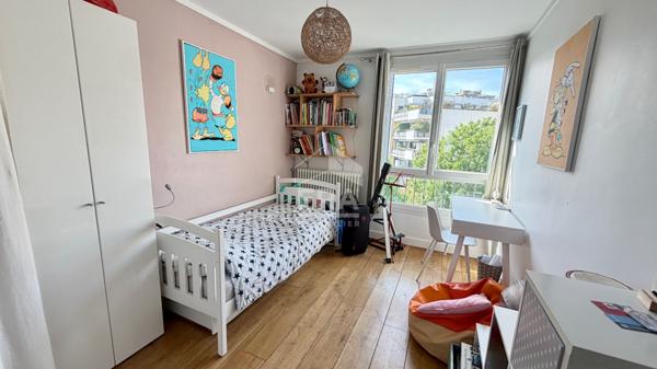 DERNIER ETAGE AVEC TERRASSE