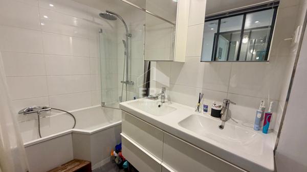 DERNIER ETAGE AVEC TERRASSE