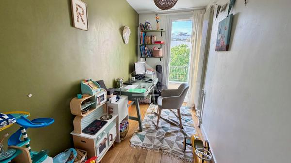 DERNIER ETAGE AVEC TERRASSE