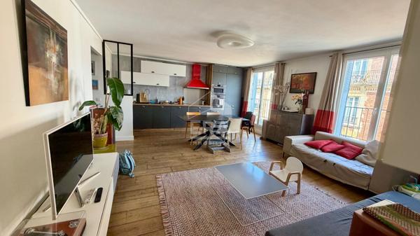 DERNIER ETAGE AVEC TERRASSE