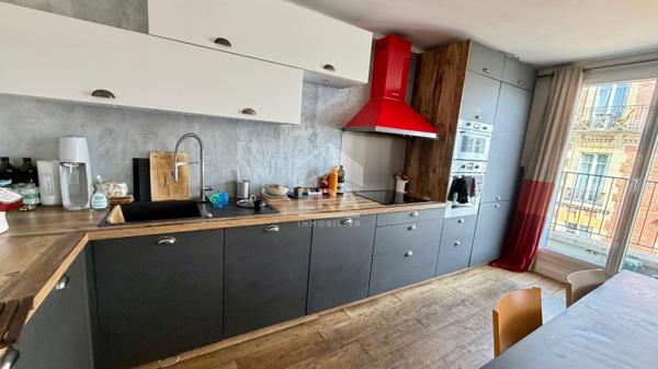 DERNIER ETAGE AVEC TERRASSE