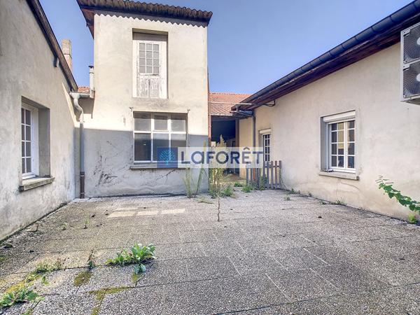 Achat immeuble Wassy - 6 pièce(s) - 326 m² - 66 000 €