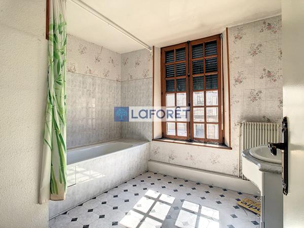 Achat immeuble Wassy - 6 pièce(s) - 326 m² - 66 000 €