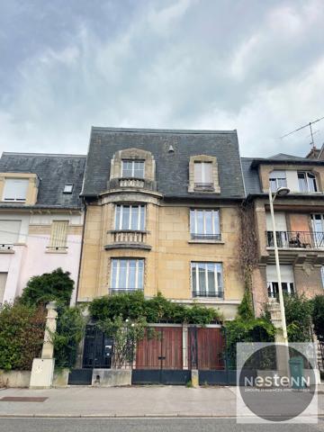 NANCY - RARE DEMEURE ART DÉCO - 244 M² - 11 PIÈCES - 2 GARAGES