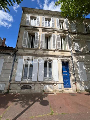 Achat immeuble Saintes - 9 pièce(s) - 162 m² - 386 000 €