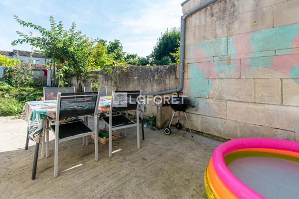 Achat immeuble Saintes - 9 pièce(s) - 162 m² - 386 000 €