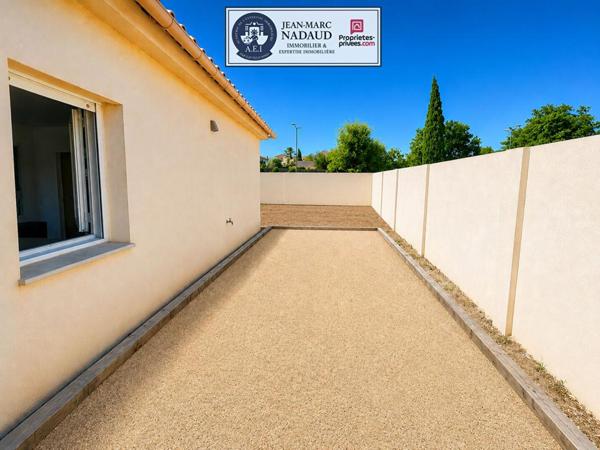 Maison récente de plain-pied - 3 Chambres-Terrain plat -Abris -Panneaux solaires