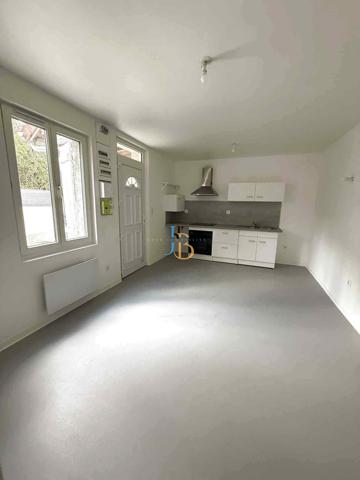 Bourges (18000) Charmante maison t2 avec terrasse et place de parking