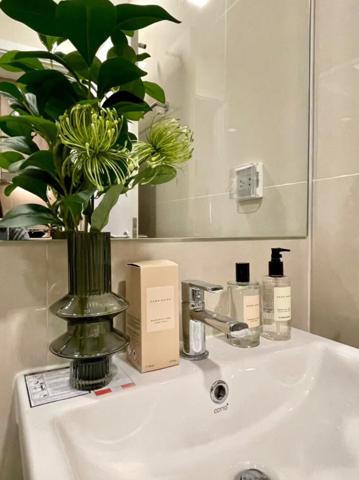 Modiz Sukhumvit 50 Condominiums modernes avec vues panoramiques près du BTS On Nut