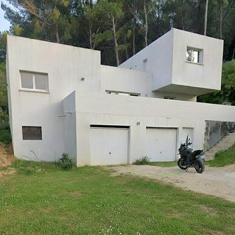 Aubagne (13400) Maison Contemporaine 190m2 sur 2000m2 vue degagée