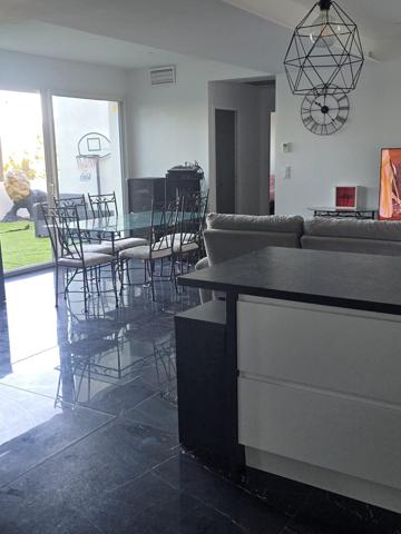 Aubagne (13400) Maison Contemporaine 190m2 sur 2000m2 vue degagée