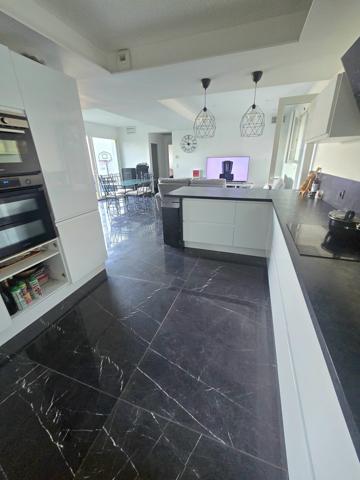 Aubagne (13400) Maison Contemporaine 190m2 sur 2000m2 vue degagée