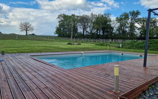 Maison à vendre    5 pièces •  Saint-Caprais-de-Bordeaux