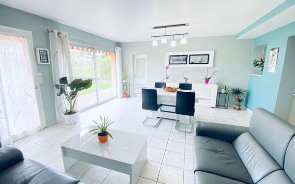 Maison à vendre    5 pièces •  Saint-Caprais-de-Bordeaux