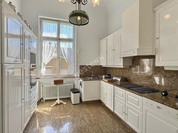 Maison individuelle d'exception - Saint-Avold - 258m2 - 11ares56 - 4 chambres