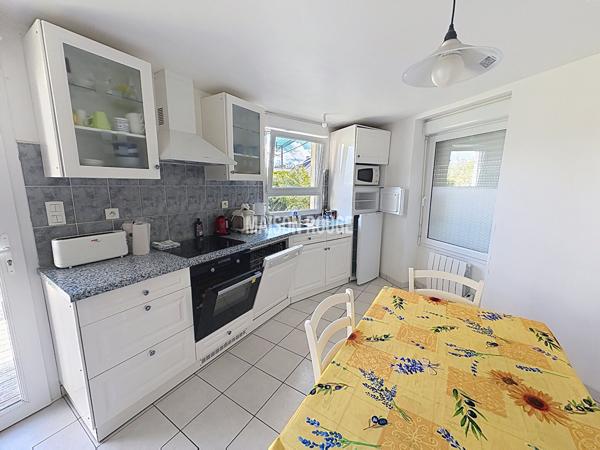 Maison en pierre rénovée avec gîte indépendant à vendre à Binic dans un environnement calme proche du centre