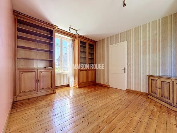 Maison en pierre rénovée avec gîte indépendant à vendre à Binic dans un environnement calme proche du centre