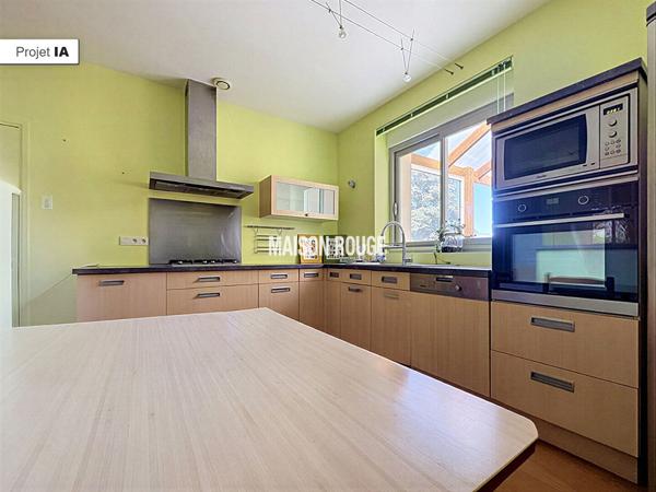 Maison en pierre rénovée avec gîte indépendant à vendre à Binic dans un environnement calme proche du centre
