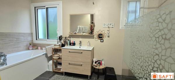 Consommation énergértique trés basse - 4 à 5 chambres - Sous-sol total