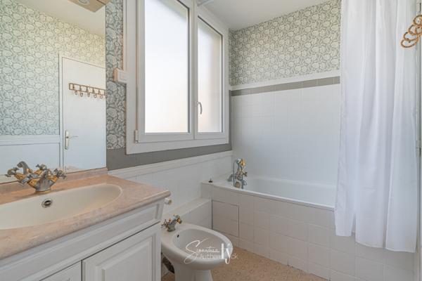 Appartement
         3 pièces
        - 88 m² Exclusivité 173 600 € *