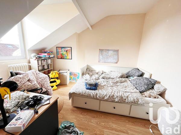 Maison traditionnelle 7 pièces de 103 m² à Argenteuil (95100)