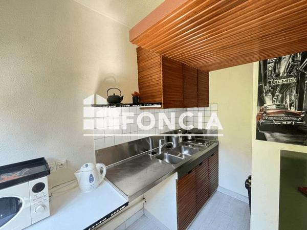 Location Studio 28.5 m² - 102 RUE SAINT MAUR Paris 75011