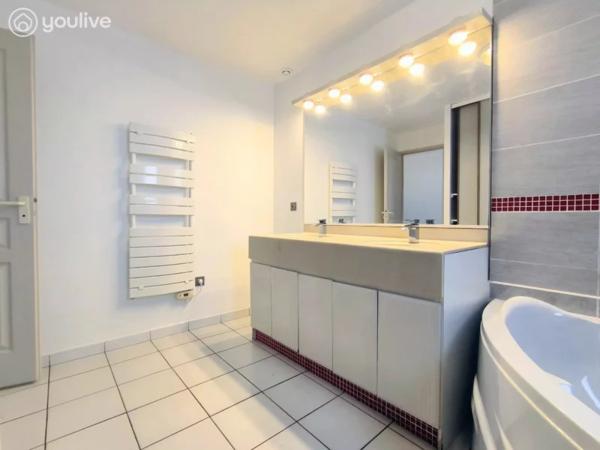 CHALLANS – MAISON RÉNOVÉE, 4 CHAMBRES, JARDIN ET COMMODITÉS À PIED