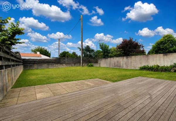 CHALLANS – MAISON RÉNOVÉE, 4 CHAMBRES, JARDIN ET COMMODITÉS À PIED