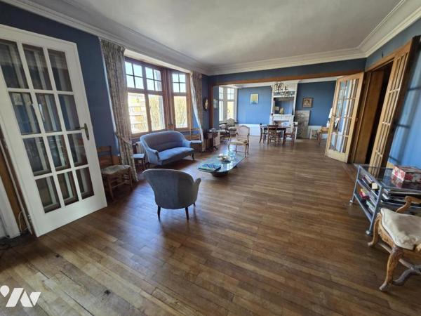 LILLE  MARECHAL LECLERC - APPARTEMENT DE 165 M2 DANS UNE SUPERBE COPROPRIETE GARAGE ET CAVE -  