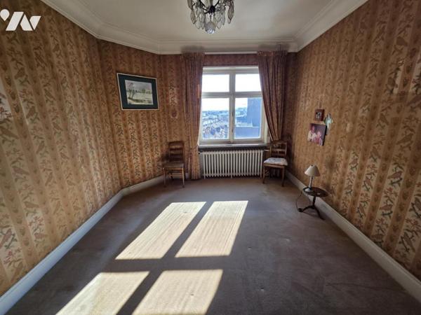 LILLE  MARECHAL LECLERC - APPARTEMENT DE 165 M2 DANS UNE SUPERBE COPROPRIETE GARAGE ET CAVE -  