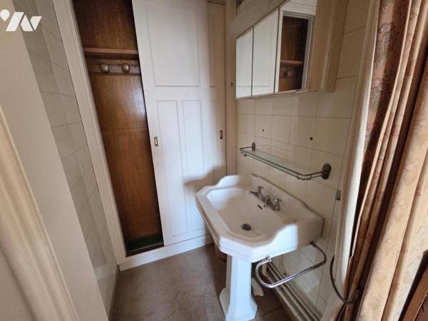 LILLE  MARECHAL LECLERC - APPARTEMENT DE 165 M2 DANS UNE SUPERBE COPROPRIETE GARAGE ET CAVE -  