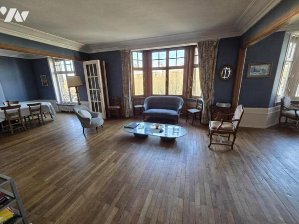 LILLE  MARECHAL LECLERC - APPARTEMENT DE 165 M2 DANS UNE SUPERBE COPROPRIETE GARAGE ET CAVE -  