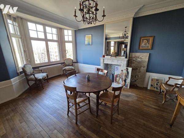 LILLE  MARECHAL LECLERC - APPARTEMENT DE 165 M2 DANS UNE SUPERBE COPROPRIETE GARAGE ET CAVE -  