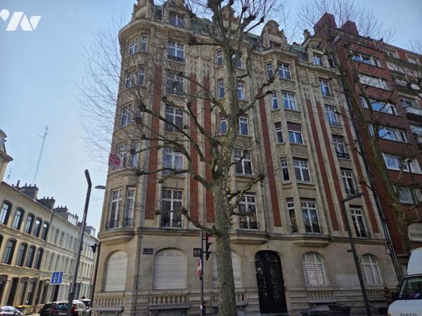 LILLE  MARECHAL LECLERC - APPARTEMENT DE 165 M2 DANS UNE SUPERBE COPROPRIETE GARAGE ET CAVE -  