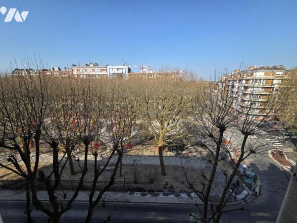 LILLE  MARECHAL LECLERC - APPARTEMENT DE 165 M2 DANS UNE SUPERBE COPROPRIETE GARAGE ET CAVE -  