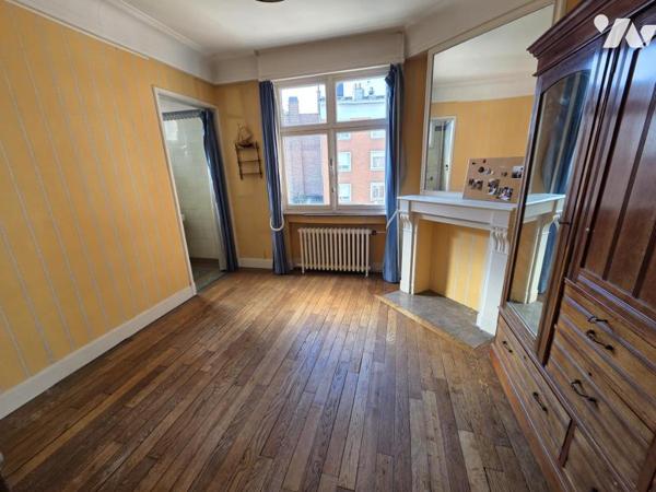 LILLE  MARECHAL LECLERC - APPARTEMENT DE 165 M2 DANS UNE SUPERBE COPROPRIETE GARAGE ET CAVE -  