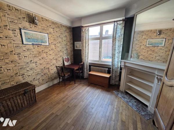 LILLE  MARECHAL LECLERC - APPARTEMENT DE 165 M2 DANS UNE SUPERBE COPROPRIETE GARAGE ET CAVE -  