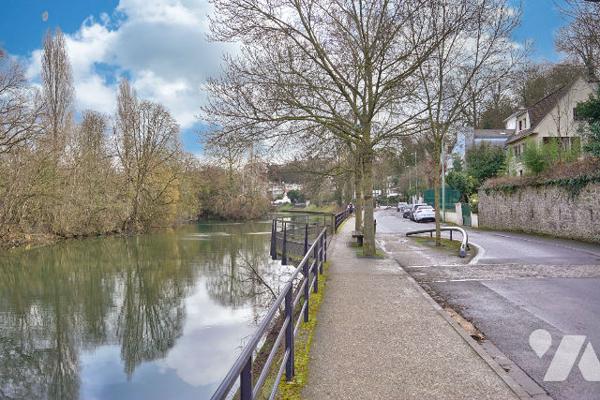 Terrain à bâtir 239,18 m²  Face Marne