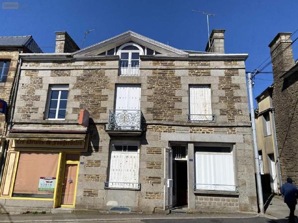 Maison à vendre à Fougerolles-du-Plessis en Mayenne (53190), ref : 135/1088