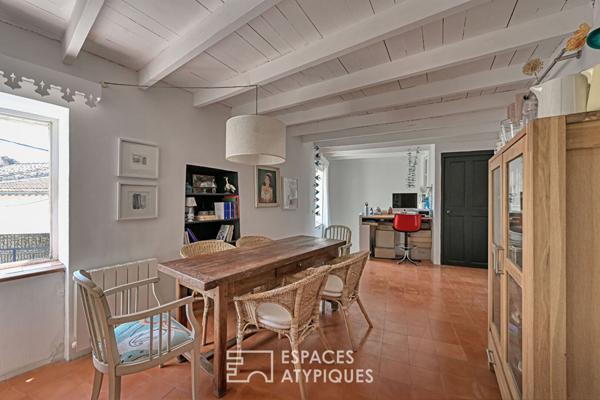 Maison de village à l’esprit bohème, avec piscine