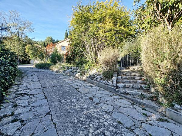 Terrain de 1 128 m²