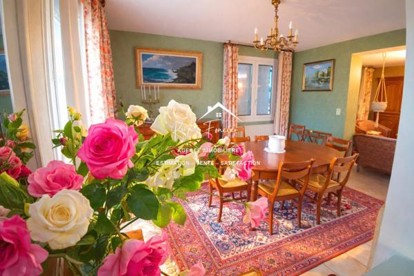 Vue sur le verger, vous avez un ruisseau au bout de la parcelle